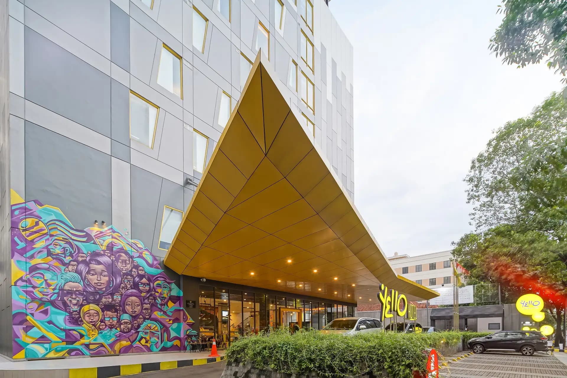 YELLO HOTEL